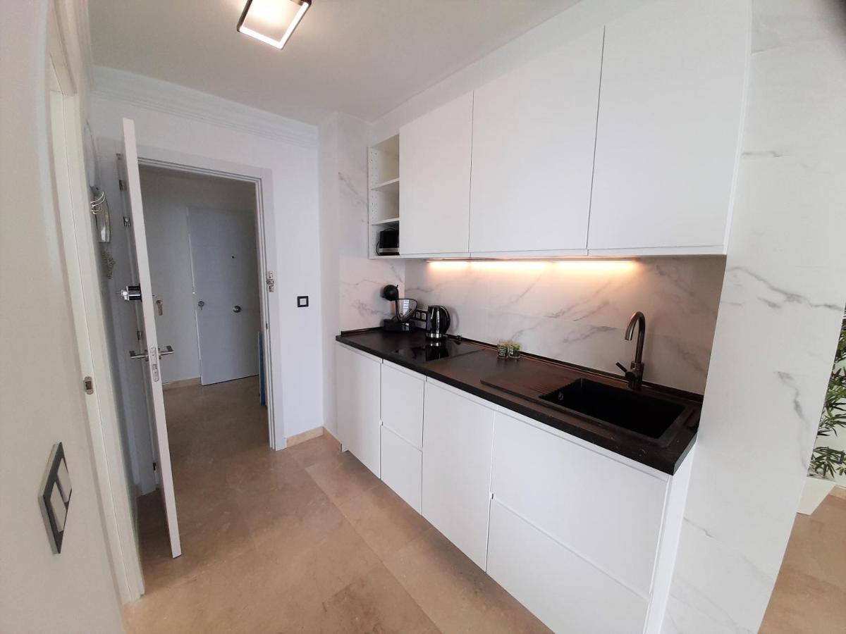 Apartment First Line Arenas P *
