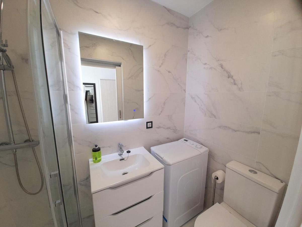 Apartment First Line Arenas P *